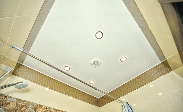 Готовое решение белого матового натяжного потолка в ванной комнате 3,4 кв.м