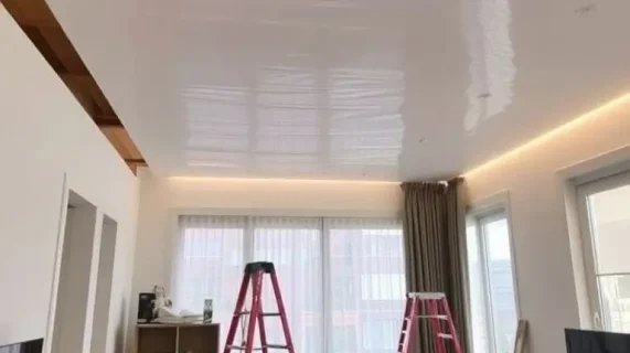 Ремонт потолка: какие варианты выбрать в 2025 году