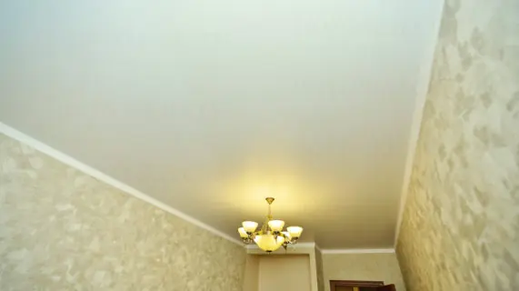 Установка натяжного потолка. Маршала Блюхера д.7, к.3