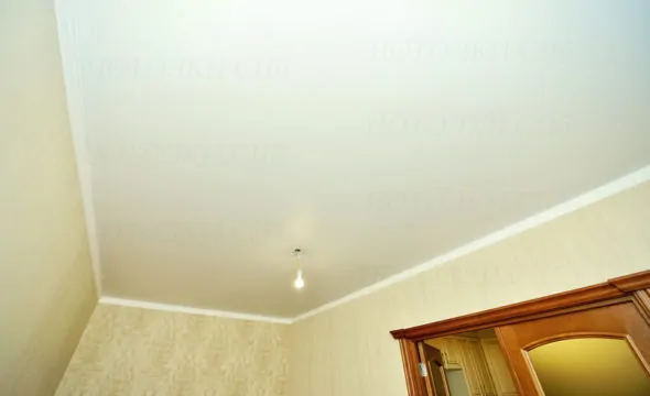 Матовый потолок в гостиной 13 кв.м под ключ