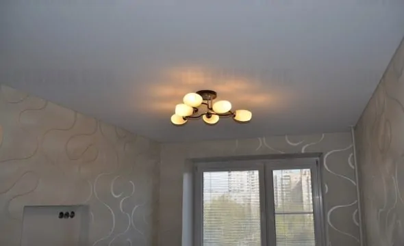 Тканевый потолок в спальне 12,5 кв.м.