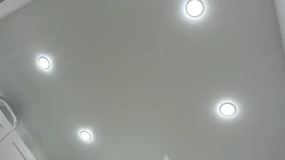 Матовый потолок на ул. Шателена 8
