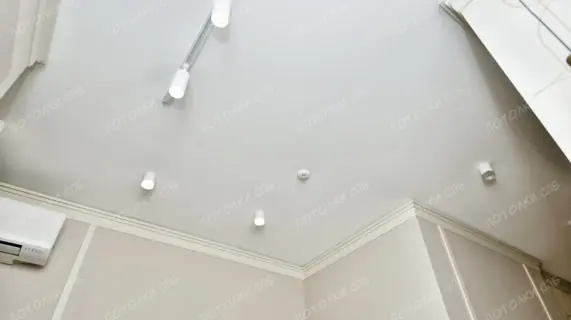 Комбинированный потолок на ул. Александра Матросова д.1